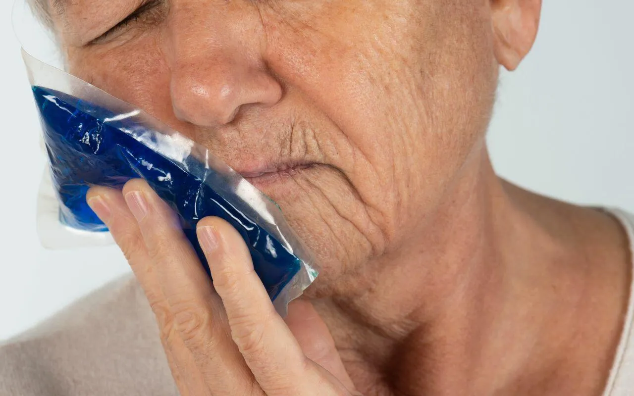 apply cold compress to toothache Bradford Family Dentistry Bradford